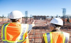 Safety First: Is Wearing a Winter Hat or Hoodie under your Hard Hat safe?